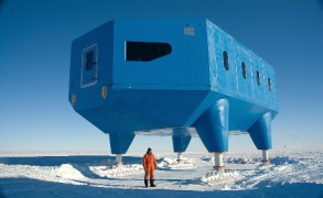 8 Антарктических Станций