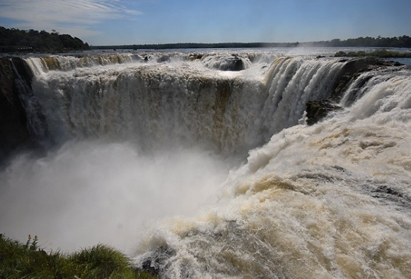 водопад Игуасу глотка дьявола
